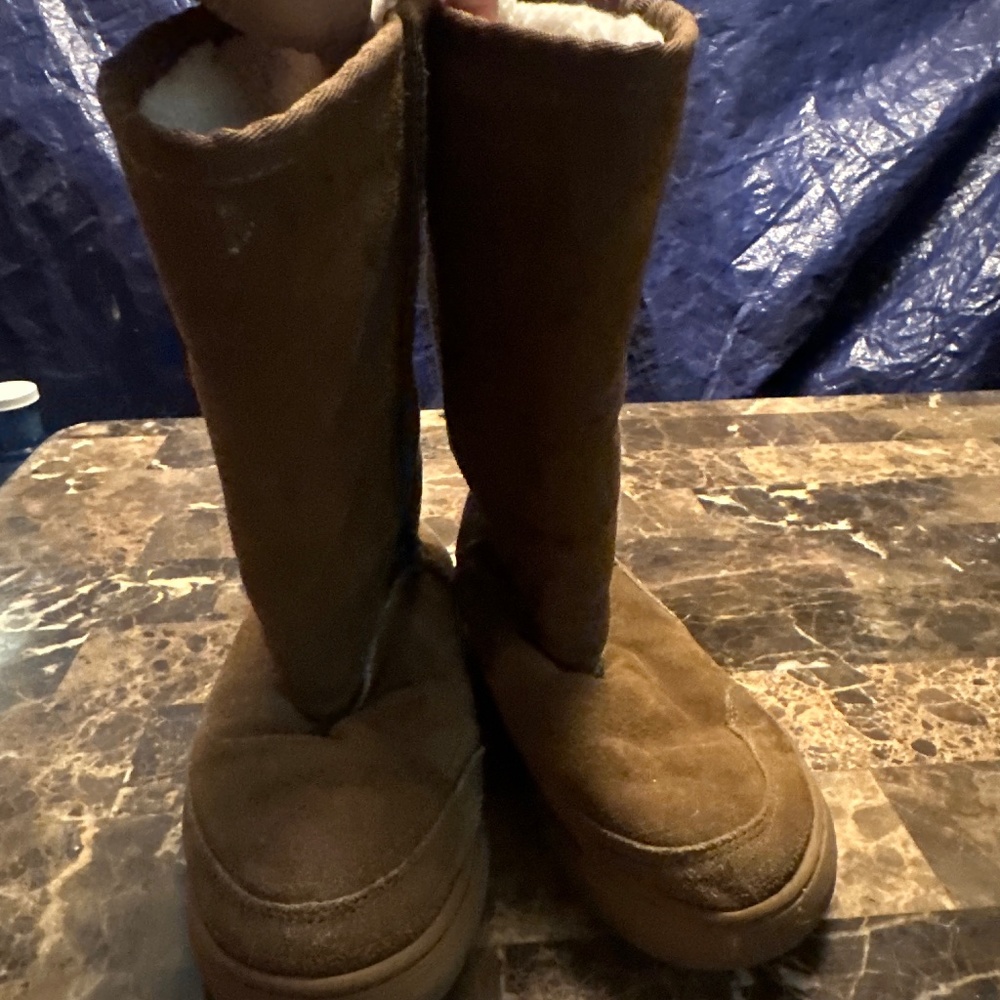 Pawz boots size 8